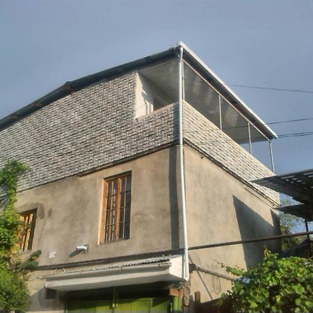 Georgian Hosts Tbilisi Hotel Exterior photo